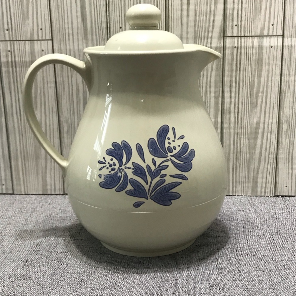 Vintage Pfaltzgraff Thermal Insulated Carafe.
